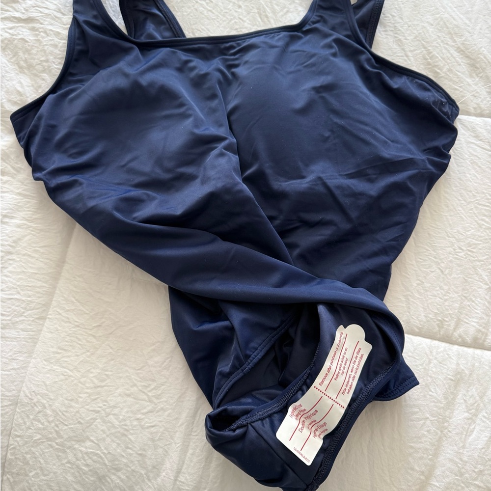 Lands’ End One Piece Swimsuit - Picture 4 of 10